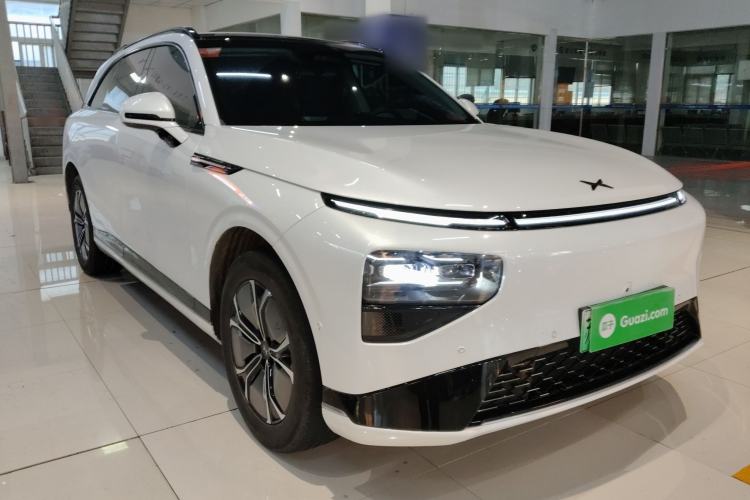 Used XPeng G9 2022 570 Plus Front Right 45 Deg