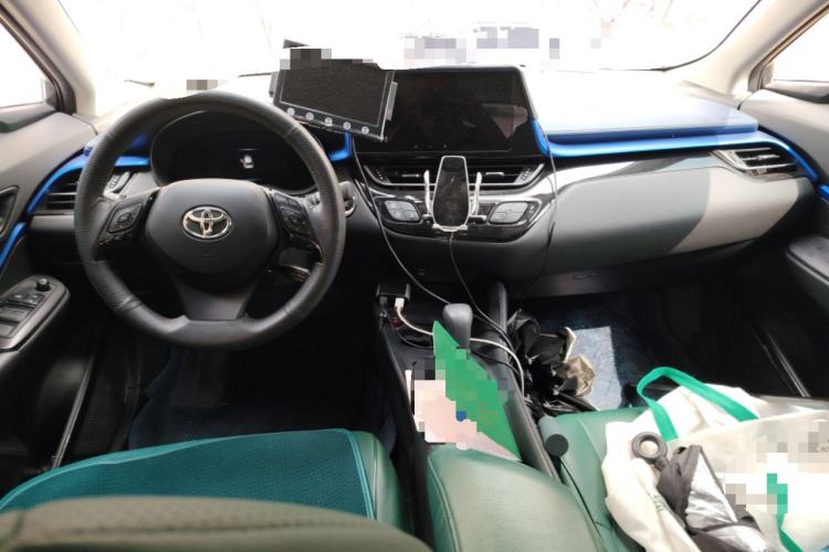 Used Toyota C-HR 2023 2.0L Comfort Edition Center Console