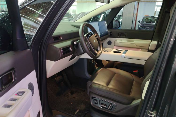 Used Li Auto MEGA 2024 Ultra Model