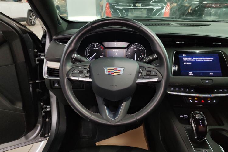 Used Cadillac XT4 2022 28T Two-Wheel-Drive Luxury Version