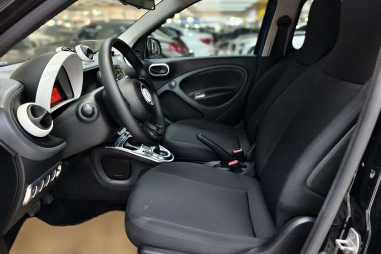 Used smart forfour 2016 1.0L 52 kW Dynamic Edition