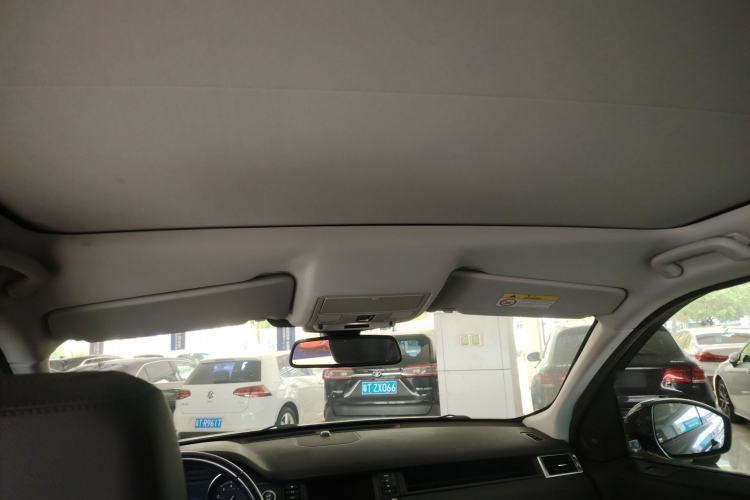 Used Land Rover Discovery Sport 2018 240 PS SE Version