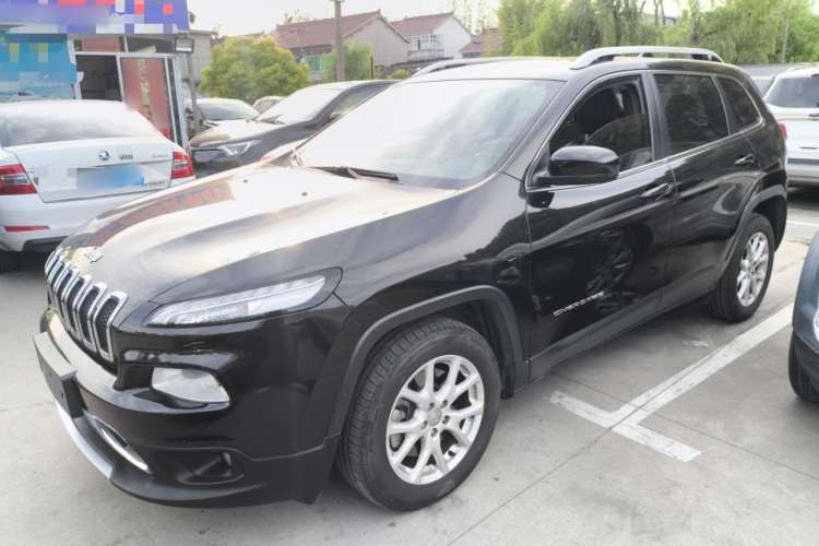Used Jeep Cherokee 2017 2.0L Superior Edition