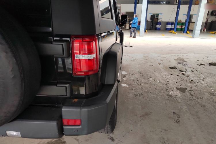 Used BAIC Off-Road BJ40 2016 40L 2.0T Manual Two-Wheel Drive Luxury Edition
