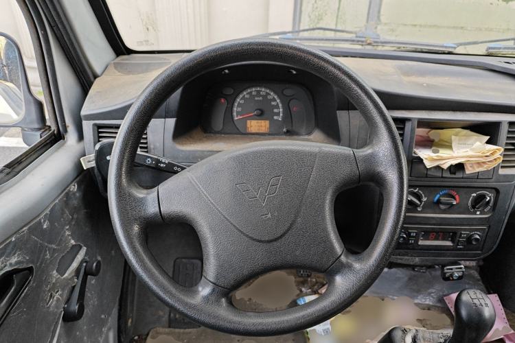 Used Wuling Zhiguang 2015 1.2L Practical LS-I Model
