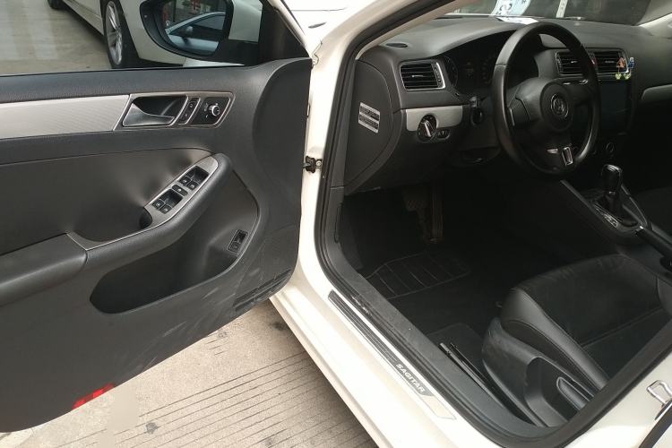 Used Volkswagen Sagitar 2014 Revised Version 1.6L Automatic Comfort Edition
