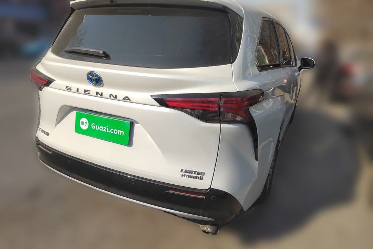 Used Toyota Sienna 2021 2.5L Hybrid Premium Edition
