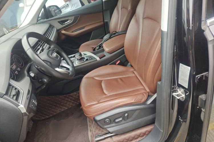 Used Audi Q7 2019 55 TFSI Technology Edition Left Front Seat