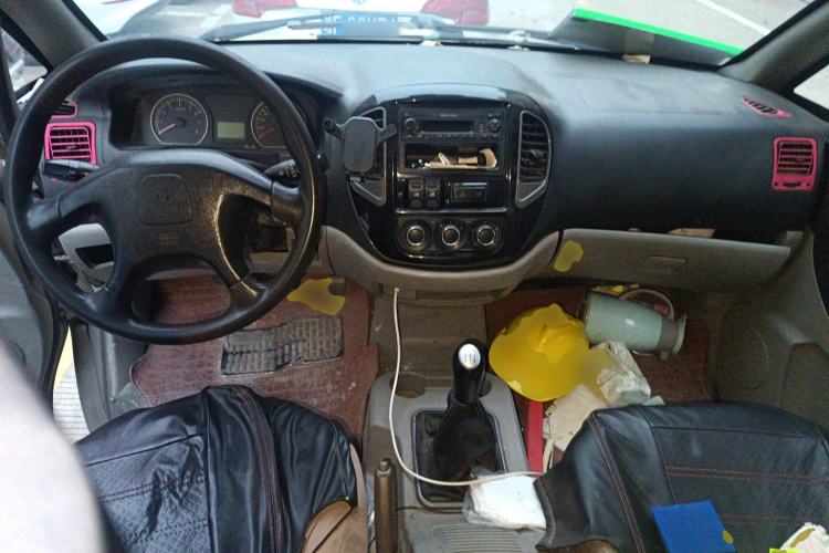 Used FORTHING Lingzhi 2016 M3L 1.6L 7-Seater Comfort Model Center Console