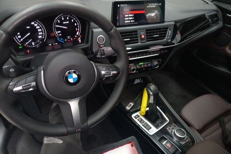 Used BMW 1 Series 2019 118i M Sport Package Center Console