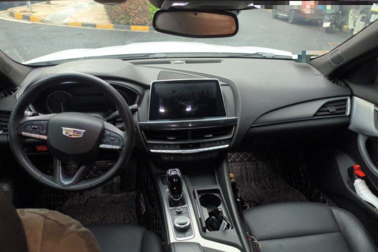 Used Cadillac CT5 2022 28T Luxury Edition Center Console