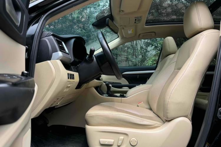 Used Toyota Highlander 2018 2.0T Four-Wheel Drive Prestige Version 7 Seats China VI Standard