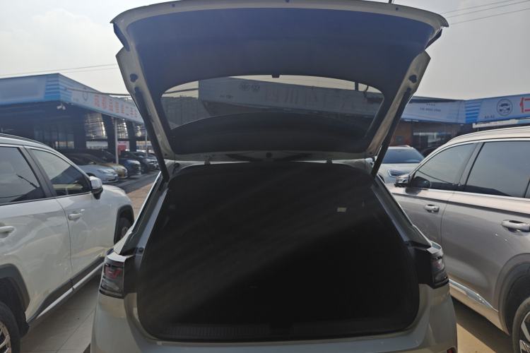 Used Volkswagen T-ROC 2025 300TSI DSG Two-Wheel Drive Chen Guang Edition