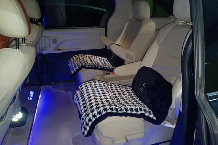 Used Toyota Granvia 2023 2.5L Hybrid Prestige PLUS Edition