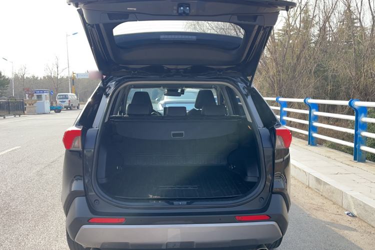 Used Toyota RAV4 2022 2.0L CVT Two-Wheel Drive Fashion Plus Edition