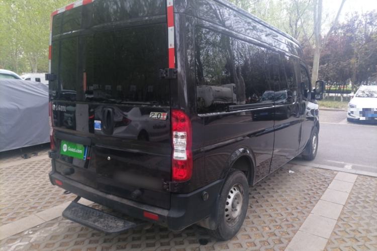 Used Dongfeng Yufeng 2023 V9+ 2.0T Manual Front-Wheel-Drive Multi-Function Mid-Roof Van with 7/8/9 Seats Rear Right 45 Deg