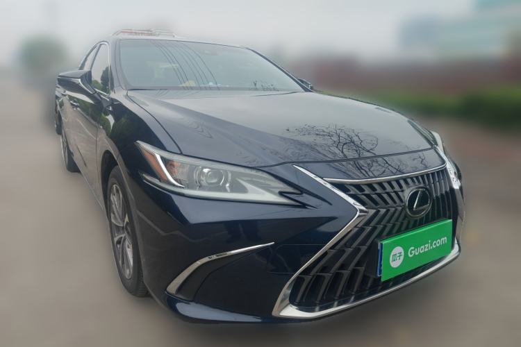 Used Lexus ES 2022 200 Excellence Edition Front Right 45 Deg