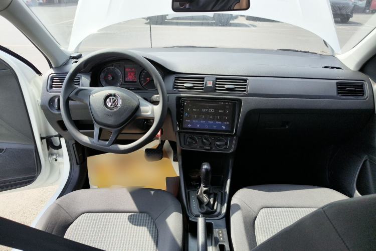 Used Volkswagen Santana 2021 1.5L Automatic Fashion Edition Center Console