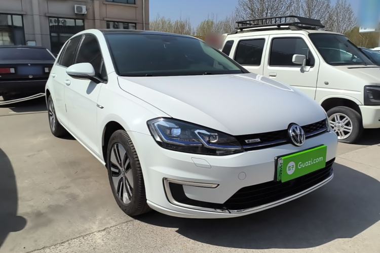 Used Volkswagen Golf Pure Electric 2020 Chari Front Right 45 Deg