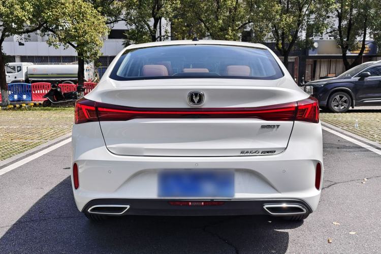 Used CHANGAN Eado 2023 Changan Edition PLUS Blue Whale NE 1.4T GDI DCT Prestige Version Exterior 4