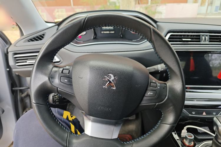 Used Peugeot 308 2018 350THP Automatic Prestige Edition Steering Wheel