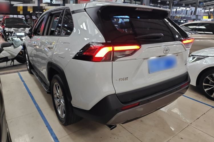 Used Toyota RAV4 2020 2.0L CVT Two-Wheel Drive Fashion Edition