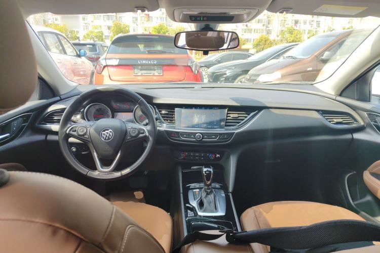 Used Buick Regal 2019 20T Elite Version China VI Standard Center Console