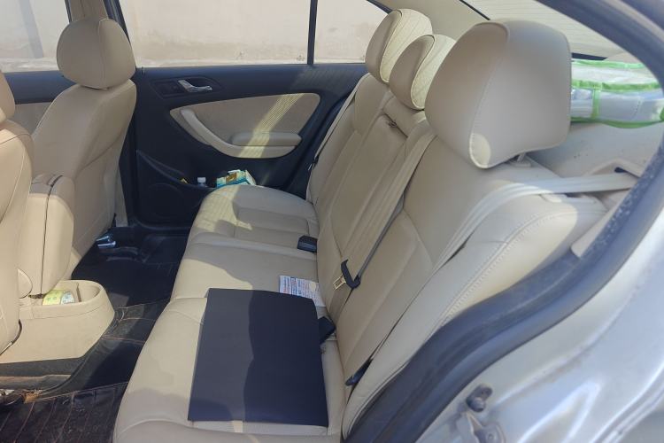 Used Volkswagen Lavida 2013 Classic 1.6L Manual Fashion Edition
