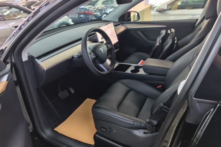 Used Tesla Model Y 2021 Standard Range Rear-Wheel Drive Version