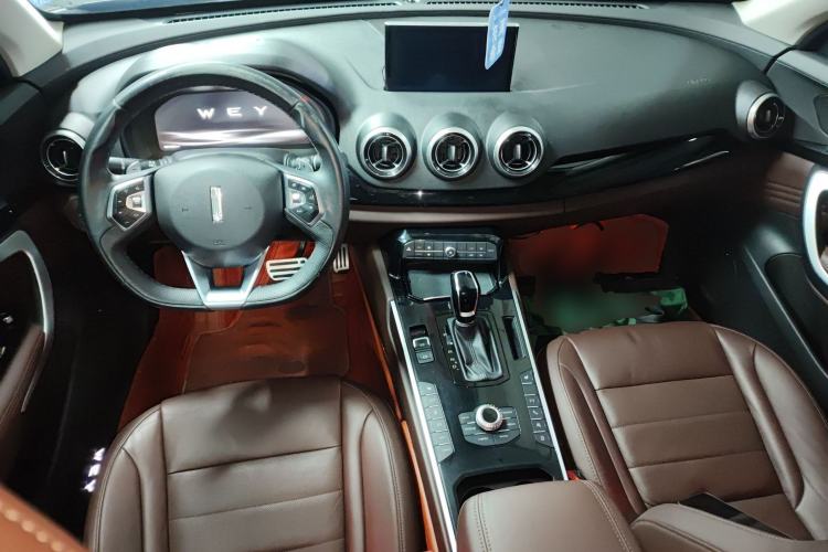 Used Wey VV7 2017 2.0T Flagship Model Center Console