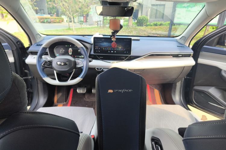 Used Geely Auto Preface 2021 2.0TD Flagship Edition Center Console