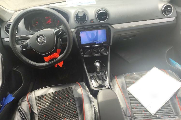 Used Volkswagen Jetta 2017 1.5L Automatic Comfort Model Center Console