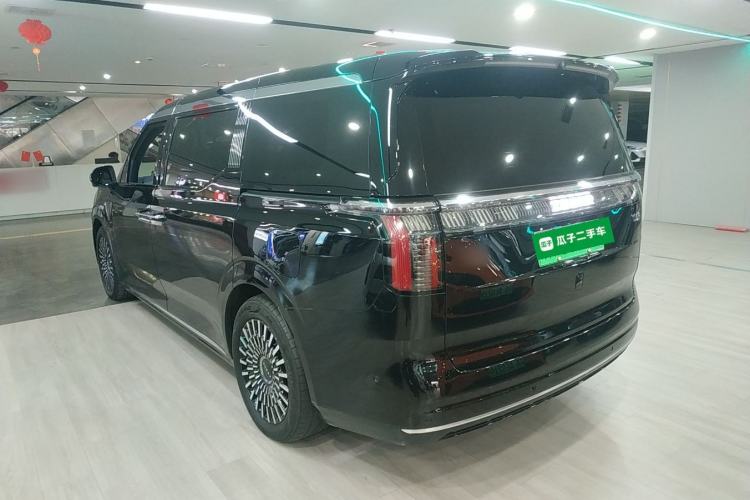 Used Zeekr 009 2024 7-Seater Walk-Through Version Four-Wheel Drive 108 kWh Exterior 2