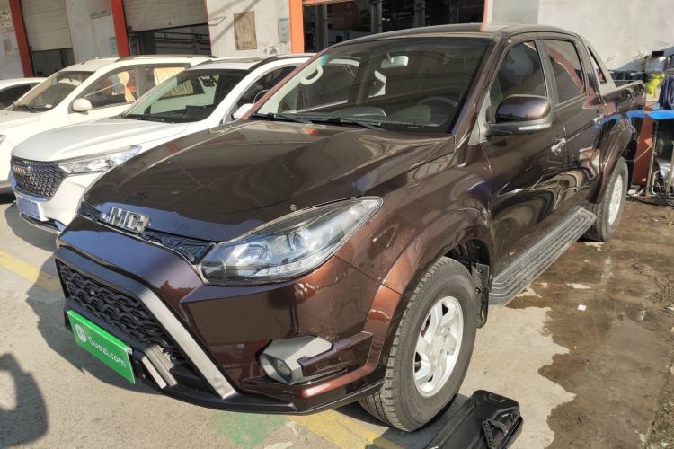 Used JMC Yuhu 5 2018 2.4T Classic Edition Diesel Manual 4x4 Luxury Version JX4D24A5L