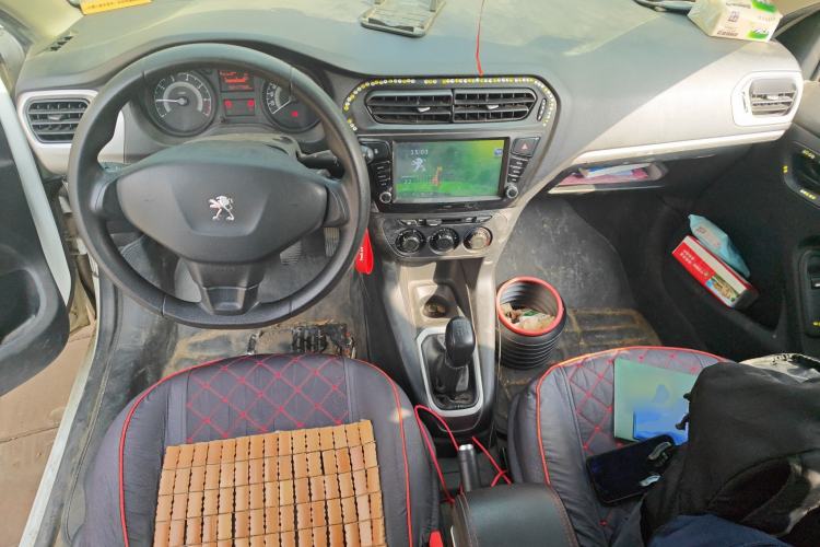 Used Peugeot 301 2016 1.6L Manual Comfort Edition Center Console