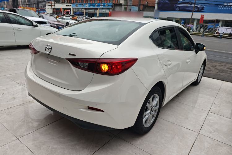 Used Mazda Mazda 3 Axela 2014 Sedan 1.5L Automatic Luxury Model