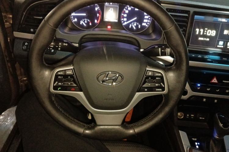 Used Hyundai Elantra (6th Generation / Lingdong) 2016 1.6L Automatic ZhiXuan · Luxury Version Steering Wheel