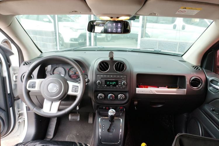 Used Jeep Compass 2015 2.0L two-wheel drive sport version