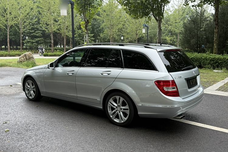 Used Mercedes-Benz C-Class 2011 C 200 Fashion Travel Edition