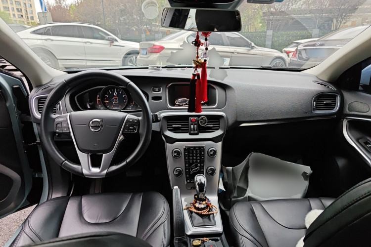 Used Volvo V40 2018 T3 Zhiya Edition