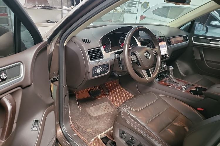 Used Volkswagen Touareg 2011 3.0 TSI Standard Version Driver Seat