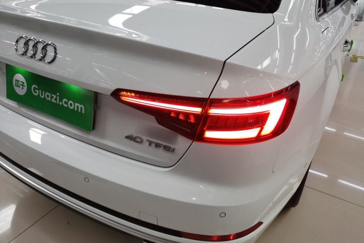 Used Audi A4L 2019 40 TFSI Fashion Edition China VI Emission Standard