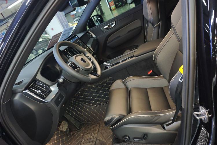 Used Volvo XC60 2026 B5 4x4 Smart Range Extreme Night Black Edition