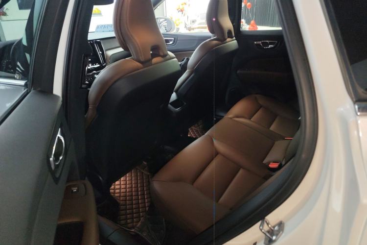 Used Volvo XC60 2021 T5 4x4 Smart Luxury Edition