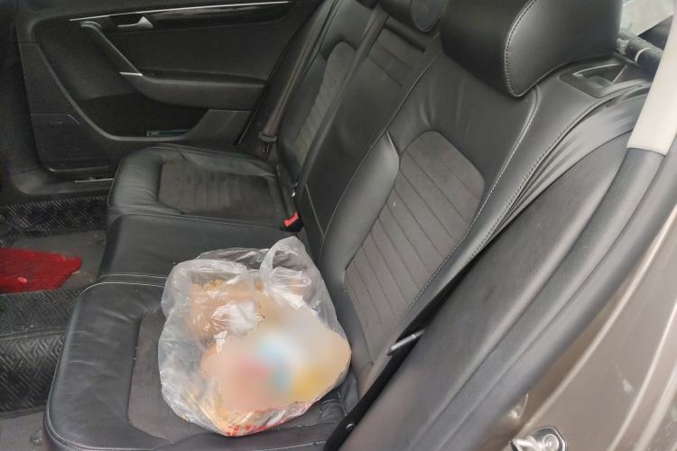 Used Volkswagen Magotan 2015 1.8TSI Luxury Model Left Rear Seat