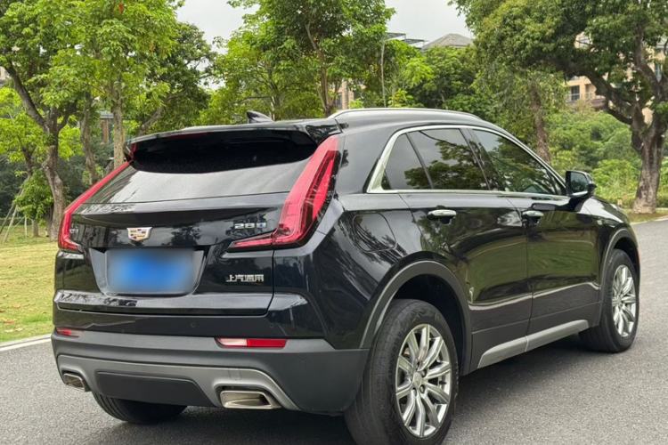 Used Cadillac XT4 2022 28T Two-Wheel-Drive Luxury Version Exterior 3