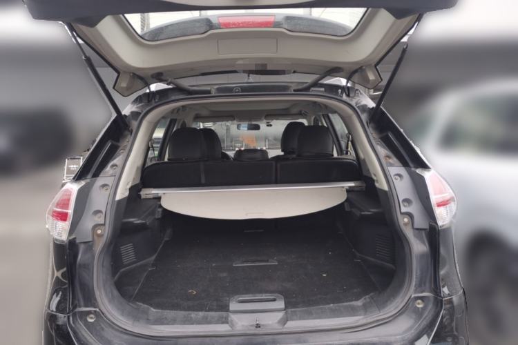 Used Nissan X-Trail 2015 2.0L CVT Comfort MAX Edition 2WD
