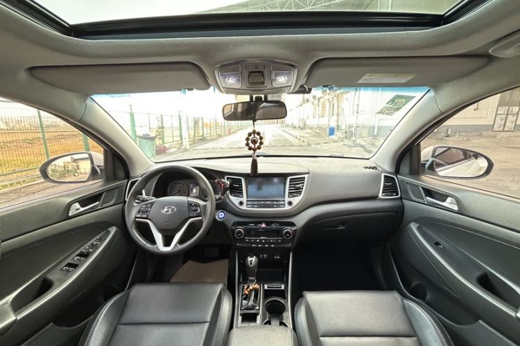 Used Hyundai Tucson 2018 1.6T Dual-Clutch Two-Wheel Drive 15th Anniversary Special Edition