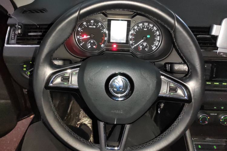 Used Skoda Octavia 2017 1.6L Automatic Smart Drive Edition Steering Wheel