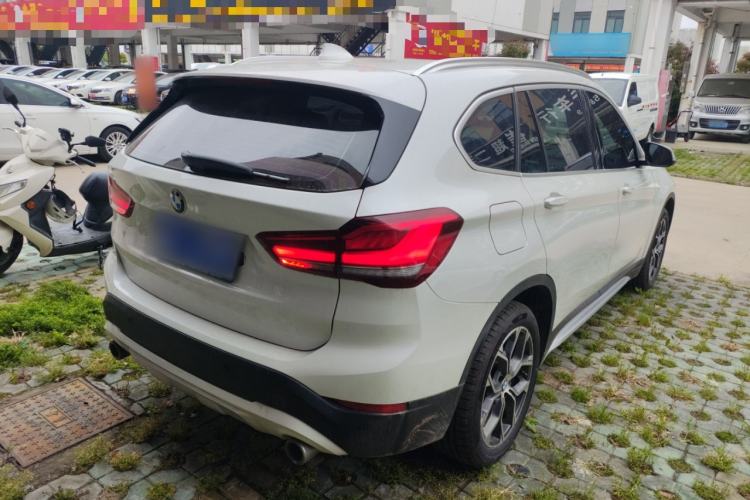 Used BMW X1 2022 sDrive20Li Fashion Model Rear Right 45 Deg